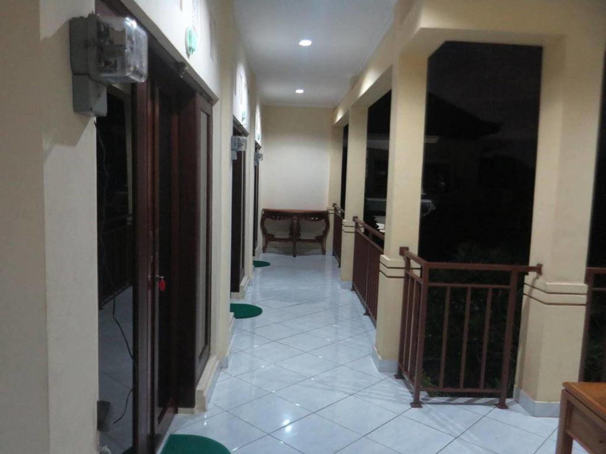Sari Buana Bed & Breakfast Kuta Lombok Exterior foto